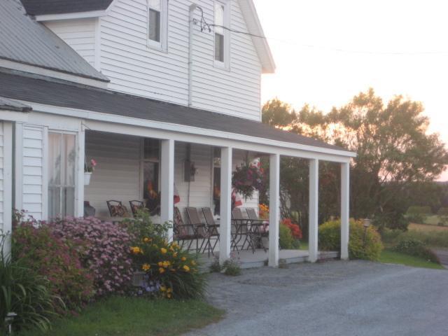 Moore'S Specialties Fundy Bay House Rental Gardner Creek Екстериор снимка